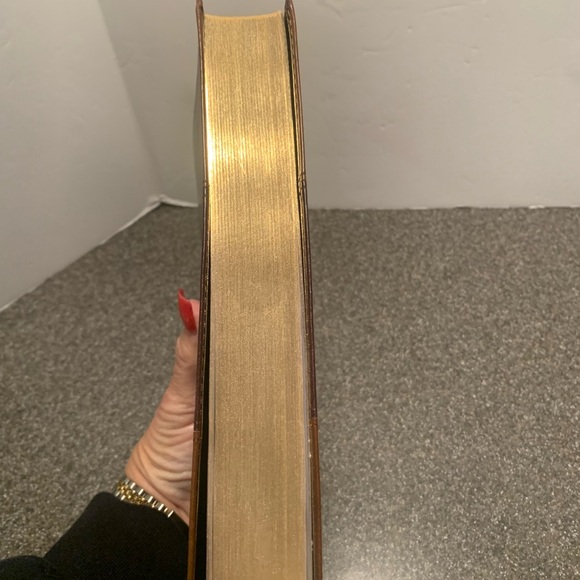 Holman Authorized King James Reference Bible: Beautiful Two Tone Brown Leather - Picture 7 of 9